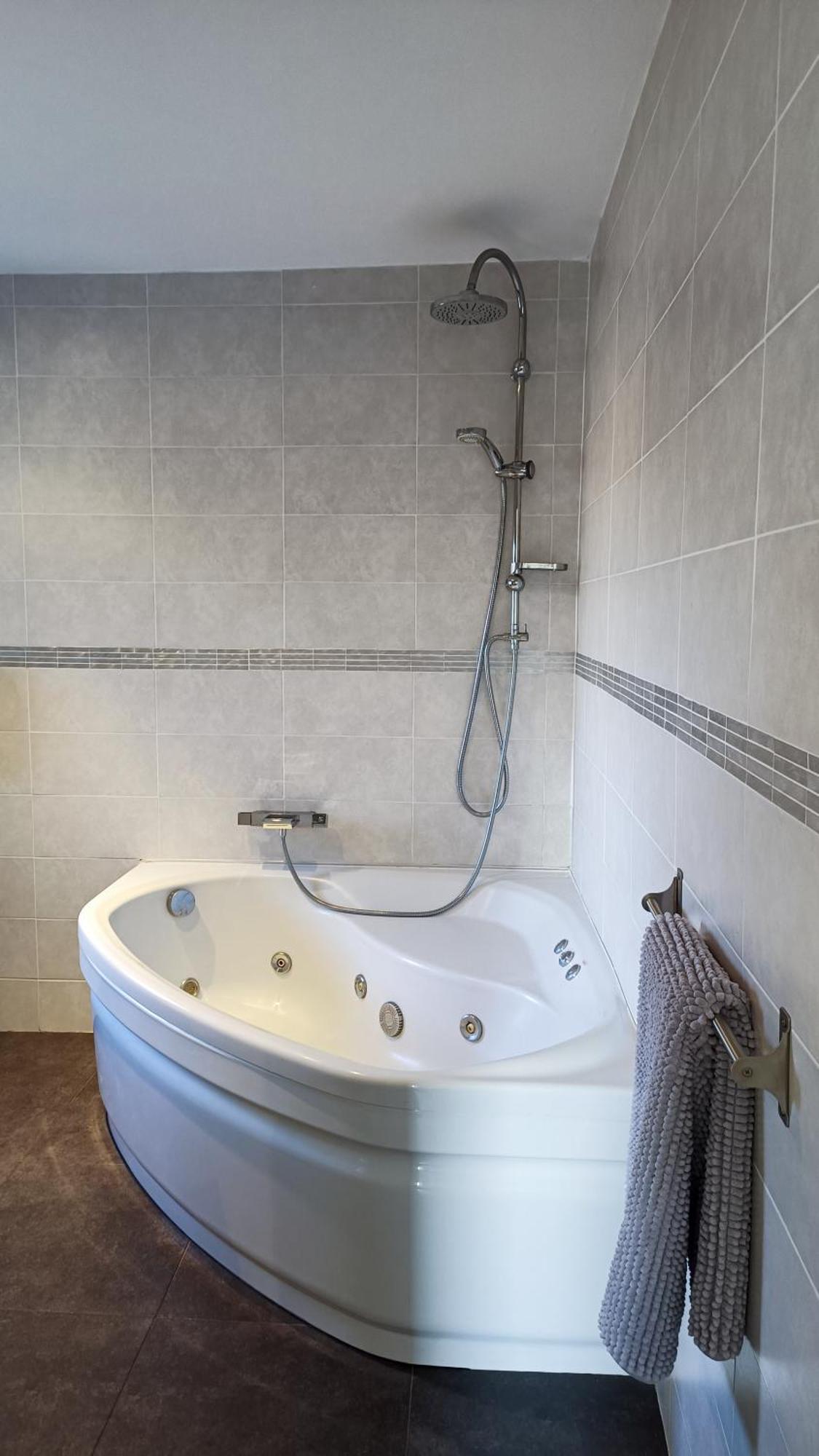 U Casone, B&W Modern Apartment, Spa, Wifi, Air-Conditioning, Free Parking, Decreasing Prices Aghione Dış mekan fotoğraf